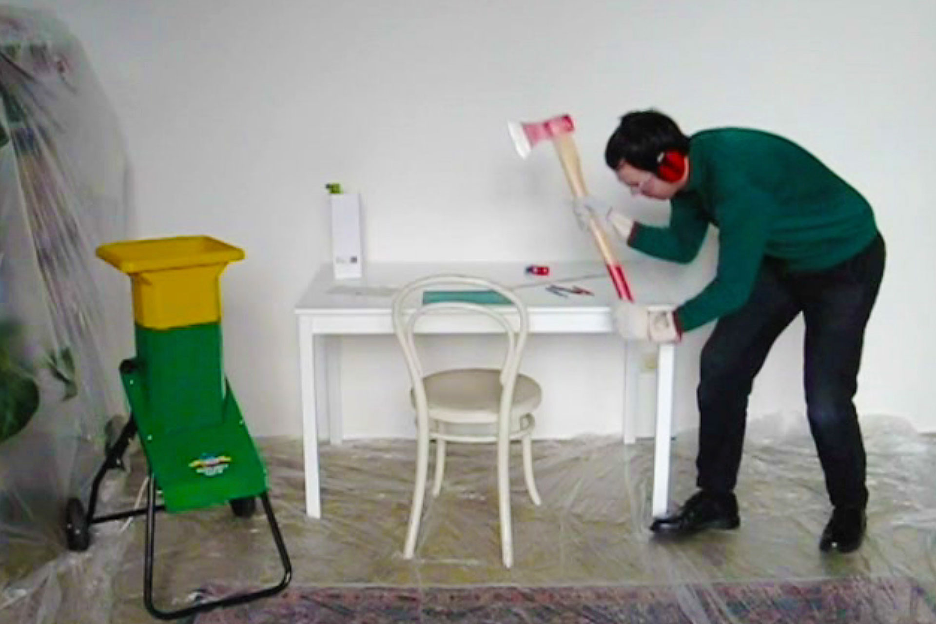 Scrreenshot_How-to-turn-your-work-place-into-a-sheet-of-paper,-©-Bastian-Hoffmann